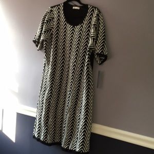 London Time 2x short sleeve chevron sweater dress